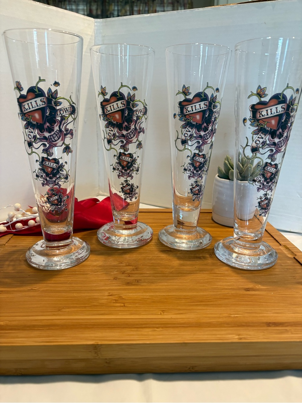 Set of 4 Ed Hardy  Beer Glasses Love Kills Slowly 15 Oz